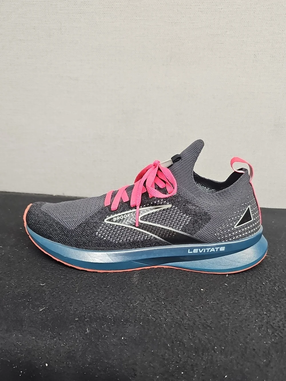 BROOKS LEVITATE 5 STEALTH FIT WOMENS SNEAKERS BFPM-06-070 - Picture 7 of 11